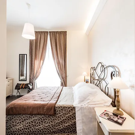 Relais De L\'Opera